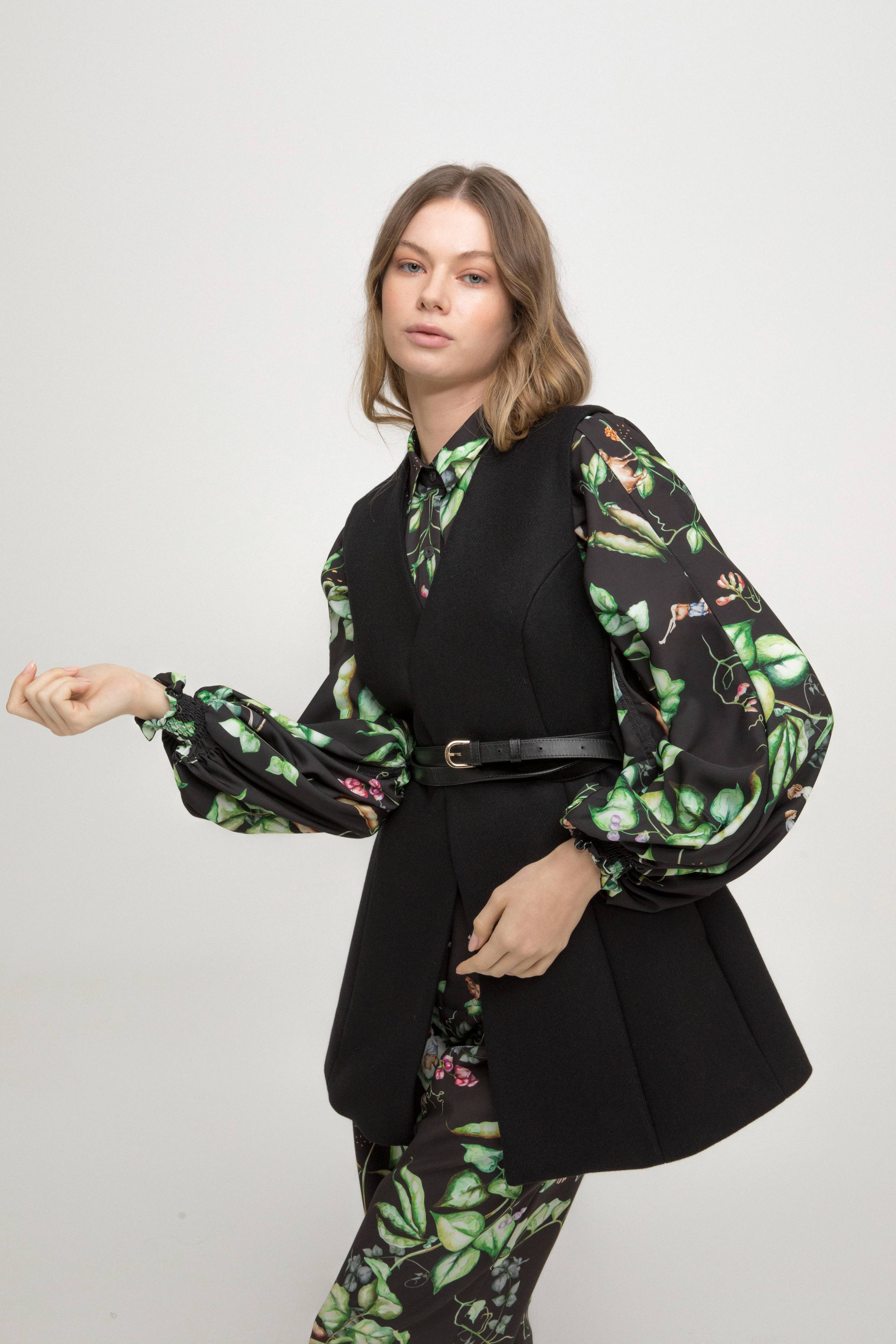 MARIA VELHO Vest - Black | JACK AND THE BEANSTALK |
