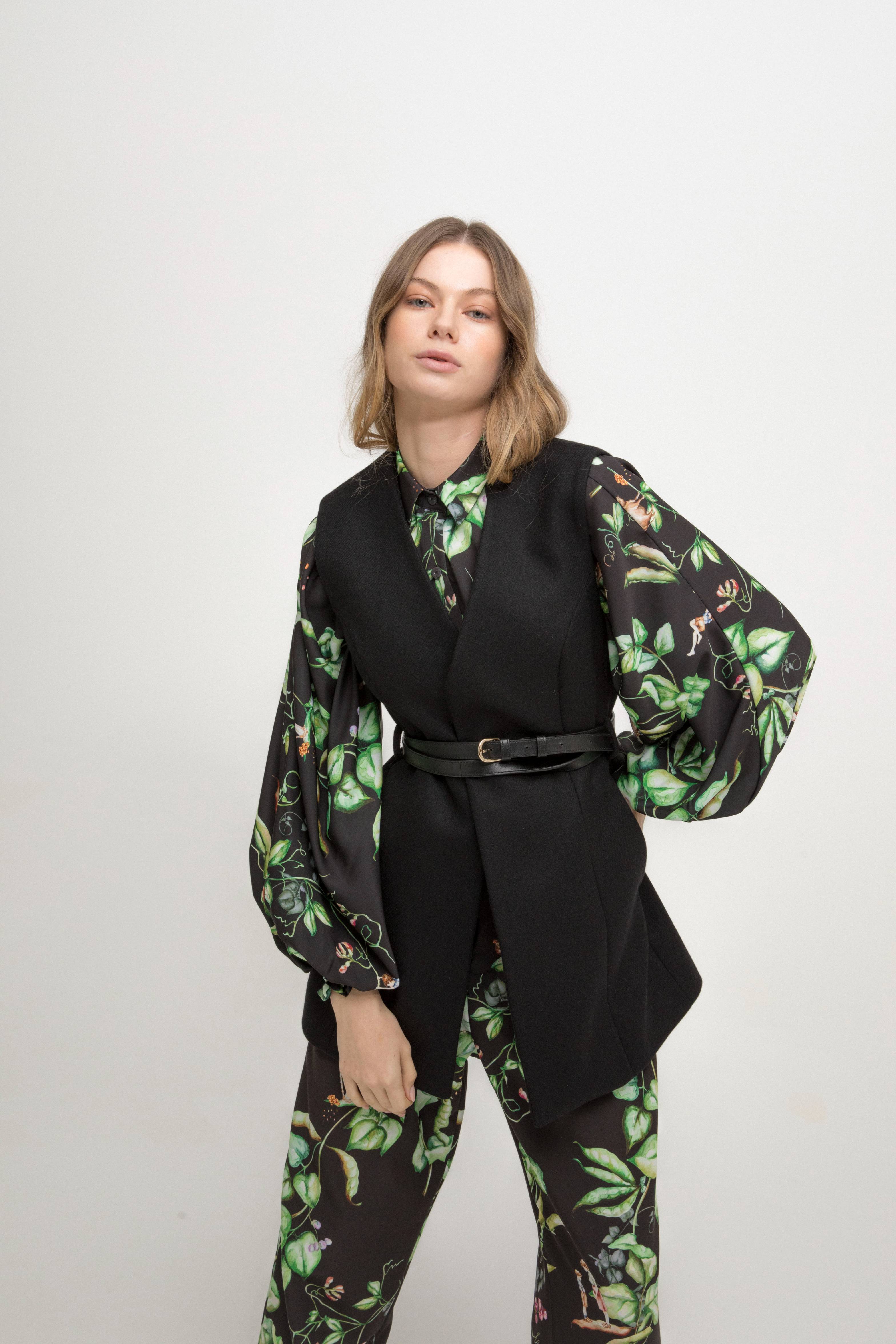 MARIA VELHO Vest - Black | JACK AND THE BEANSTALK |